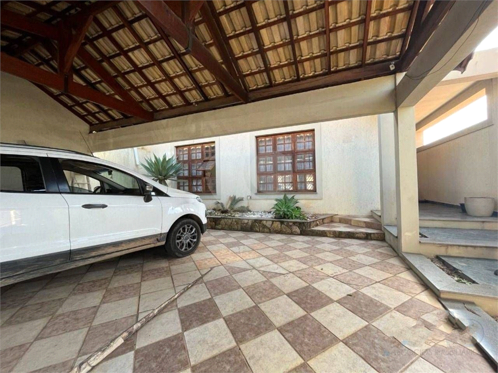 Casa à venda com 8 quartos, 345m² - Foto 10