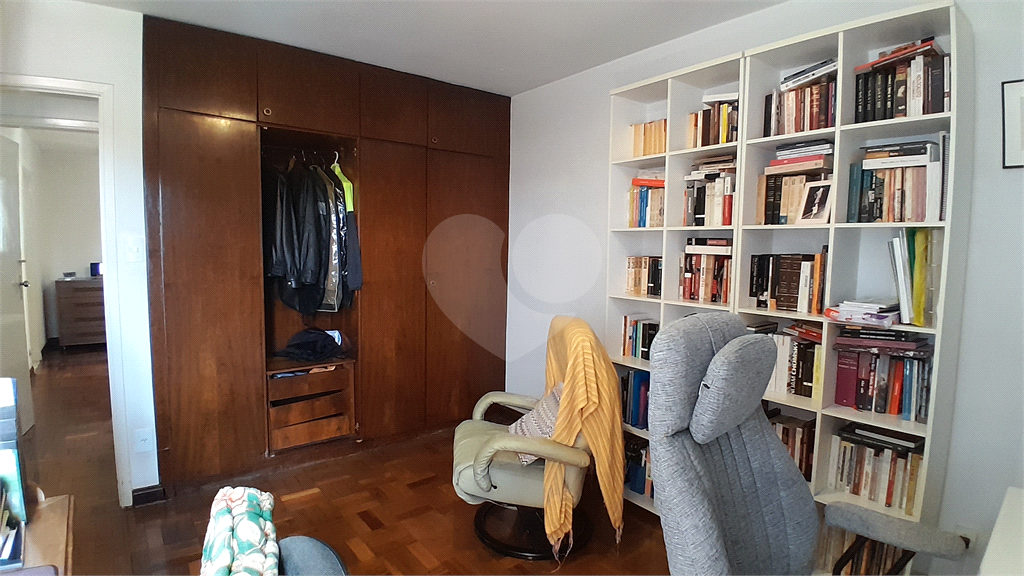 APARTAMENTO em PINHEIROS