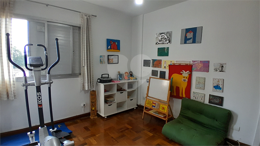 APARTAMENTO em PINHEIROS