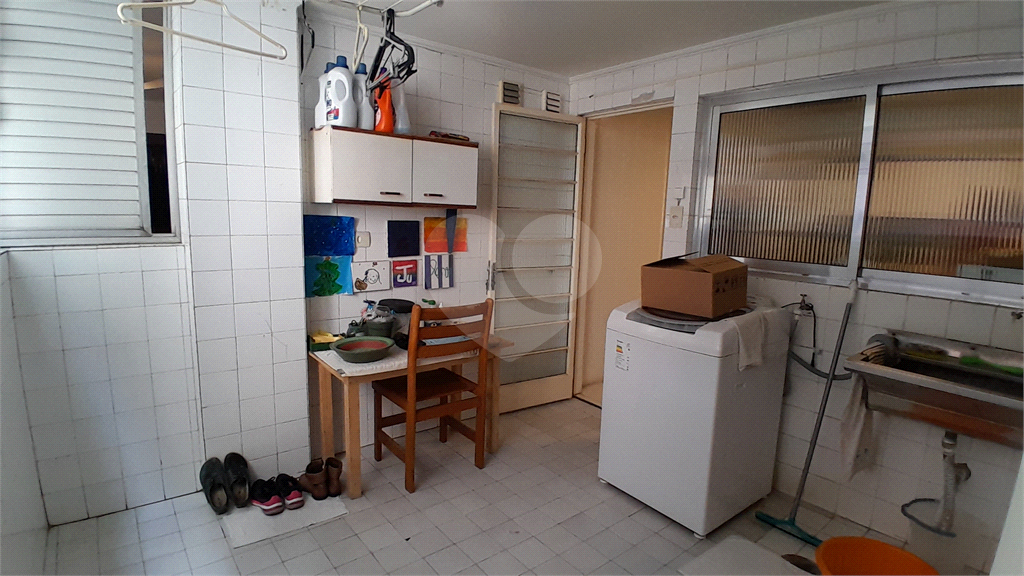APARTAMENTO em PINHEIROS