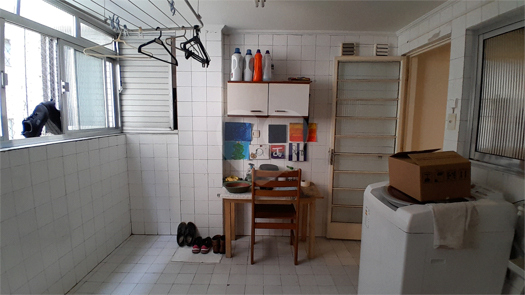 APARTAMENTO em PINHEIROS