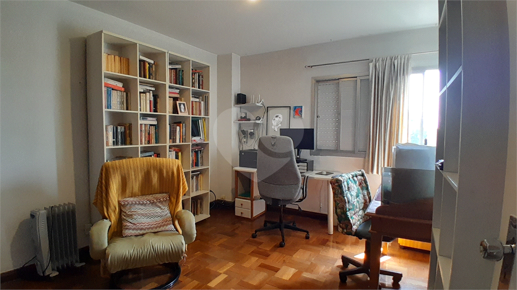 APARTAMENTO em PINHEIROS