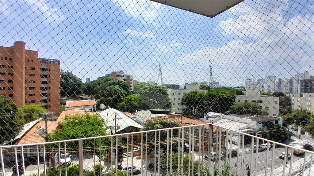 APARTAMENTO em PINHEIROS