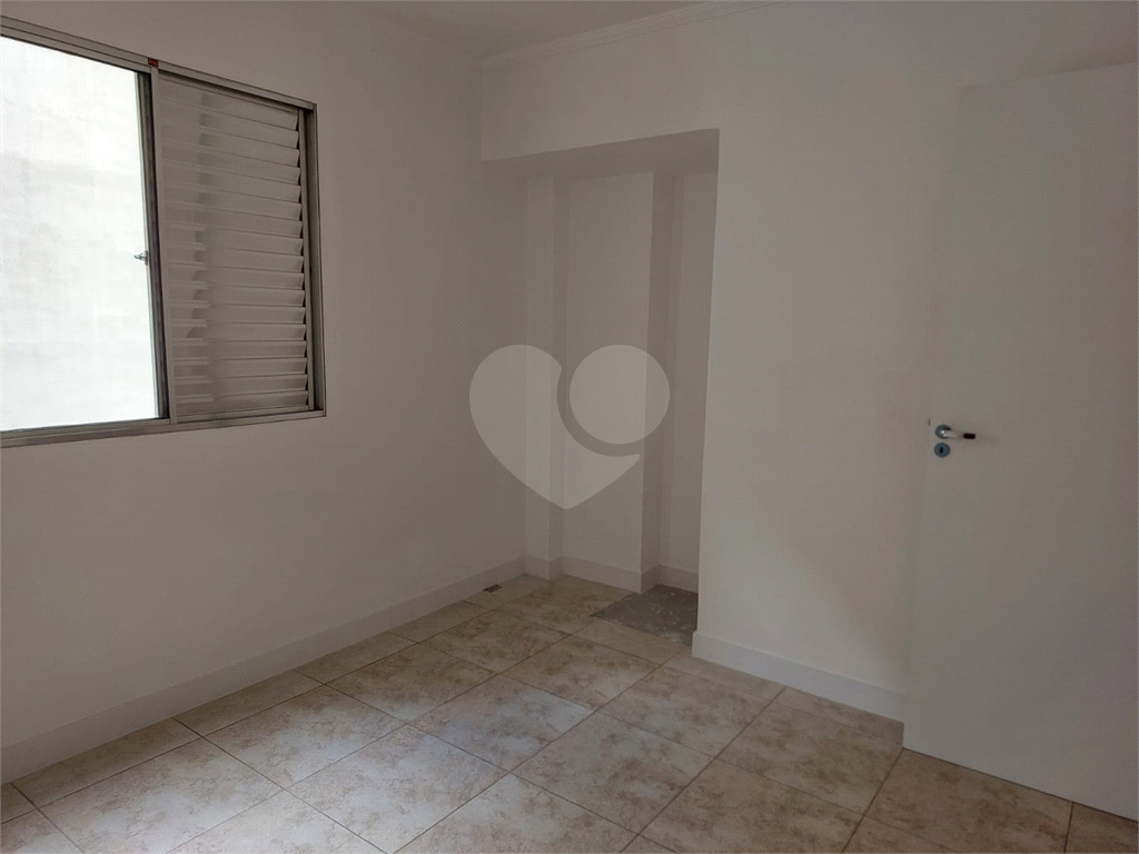 Apartamento a venda 3 dormitorios -possui cabeamento especifico para suportar fibra optica de alta velocidade, bastante utilizada por gamers, e profissionais de gravam lives e transmissões ao vivo. -  Perdizes