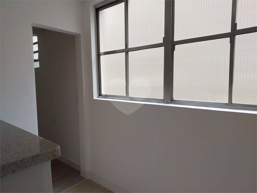 Apartamento a venda 3 dormitorios -possui cabeamento especifico para suportar fibra optica de alta velocidade, bastante utilizada por gamers, e profissionais de gravam lives e transmissões ao vivo. -  Perdizes