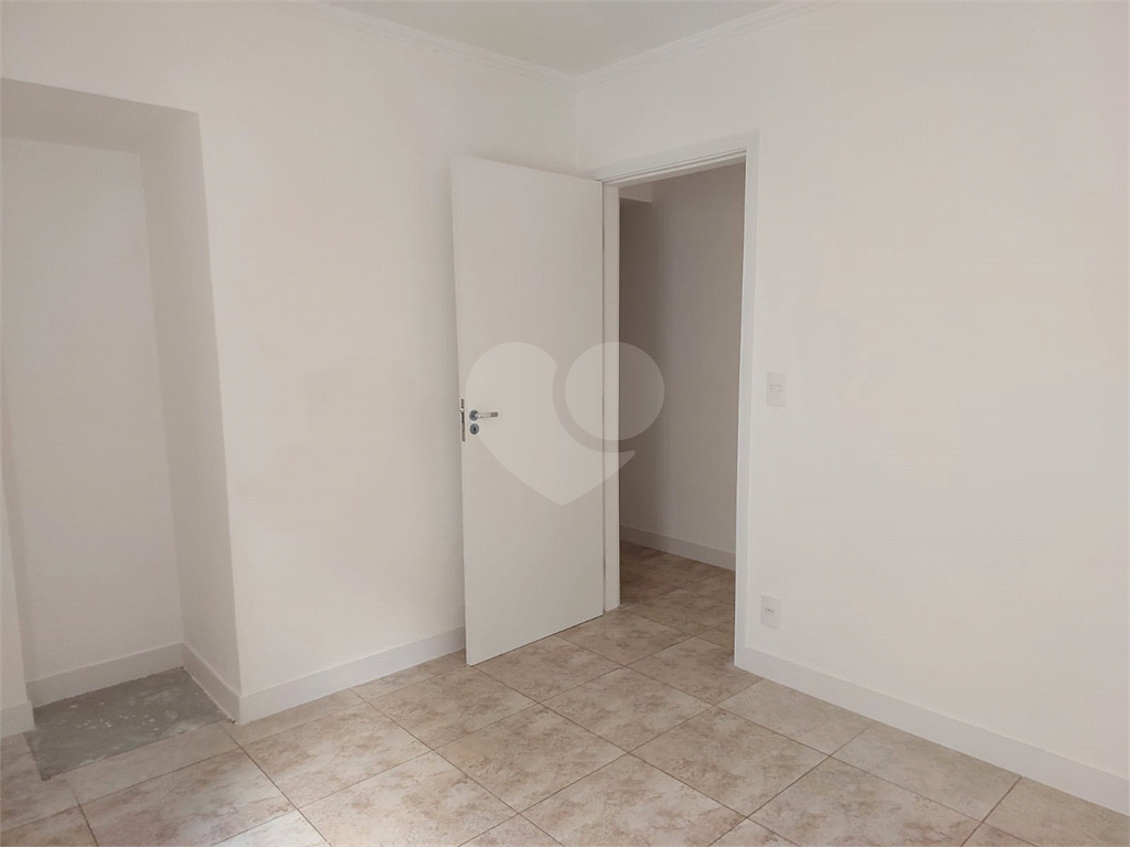 Apartamento a venda 3 dormitorios -possui cabeamento especifico para suportar fibra optica de alta velocidade, bastante utilizada por gamers, e profissionais de gravam lives e transmissões ao vivo. -  Perdizes