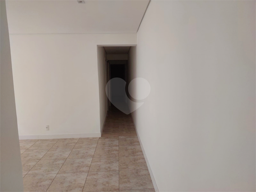 Apartamento a venda 3 dormitorios -possui cabeamento especifico para suportar fibra optica de alta velocidade, bastante utilizada por gamers, e profissionais de gravam lives e transmissões ao vivo. -  Perdizes