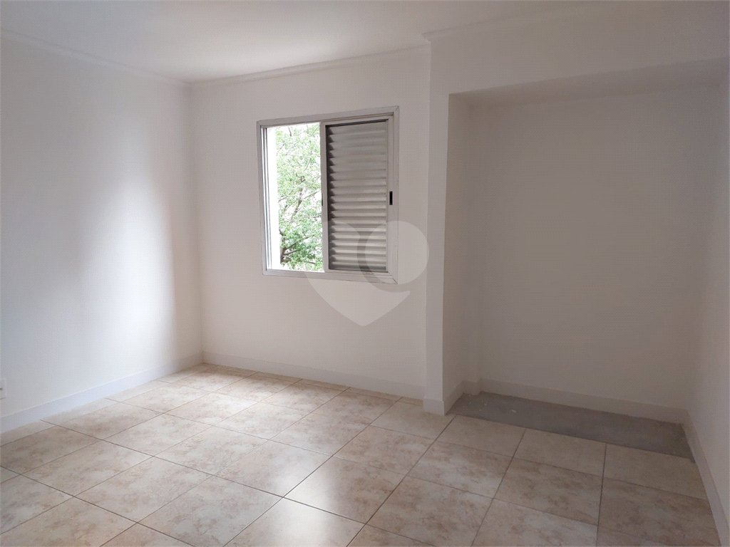 Apartamento a venda 3 dormitorios -possui cabeamento especifico para suportar fibra optica de alta velocidade, bastante utilizada por gamers, e profissionais de gravam lives e transmissões ao vivo. -  Perdizes