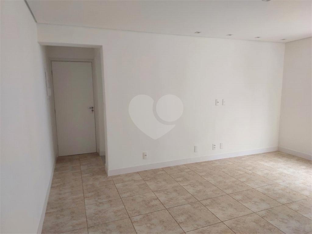 Apartamento a venda 3 dormitorios -possui cabeamento especifico para suportar fibra optica de alta velocidade, bastante utilizada por gamers, e profissionais de gravam lives e transmissões ao vivo. -  Perdizes