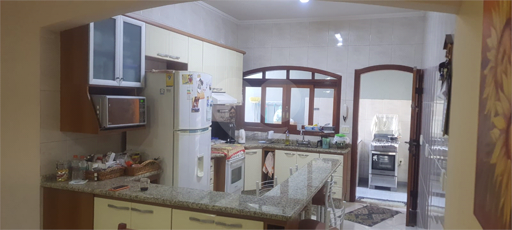 Casa à venda com 3 quartos, 200m² - Foto 6