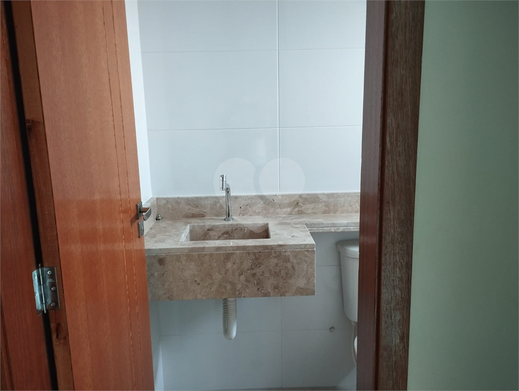 Sobrado novo com 3 quartos na Vila Mazzei