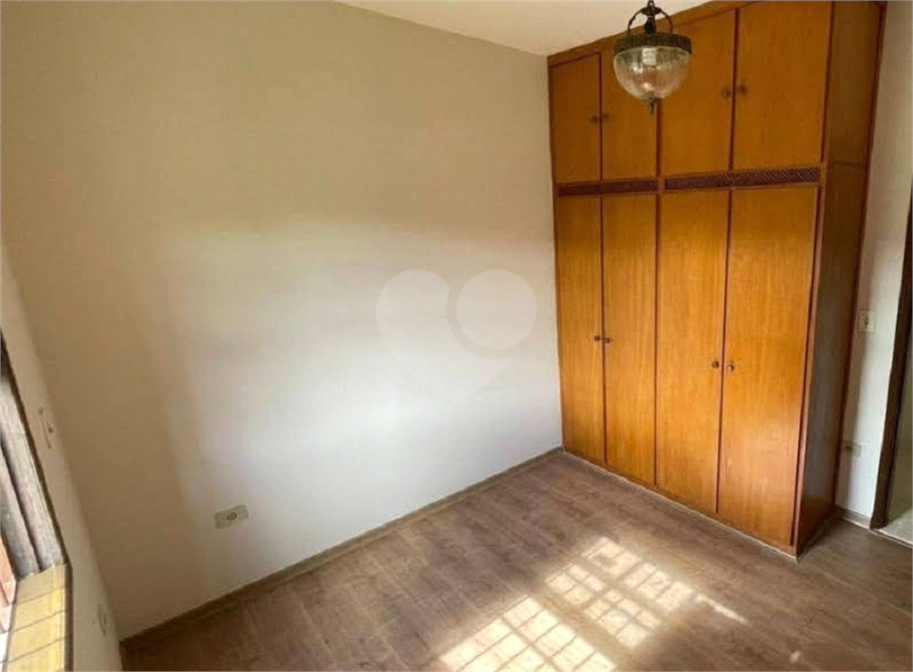 Casa à venda e aluguel com 3 quartos, 200m² - Foto 9