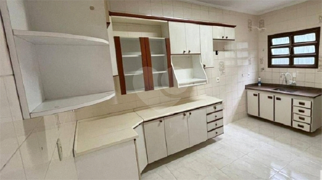 Casa à venda e aluguel com 3 quartos, 200m² - Foto 7