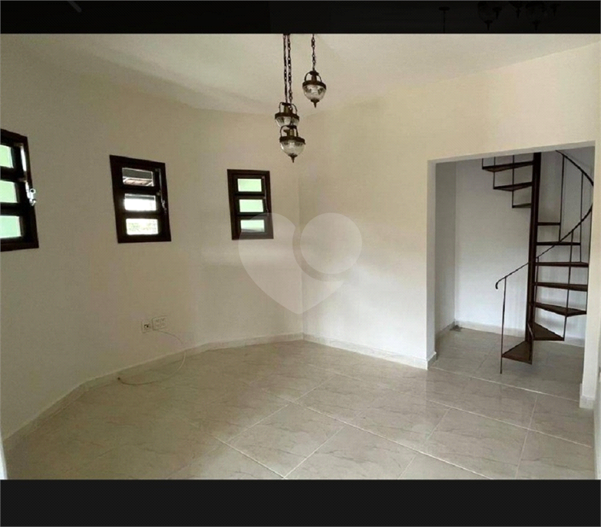 Casa à venda e aluguel com 3 quartos, 200m² - Foto 5