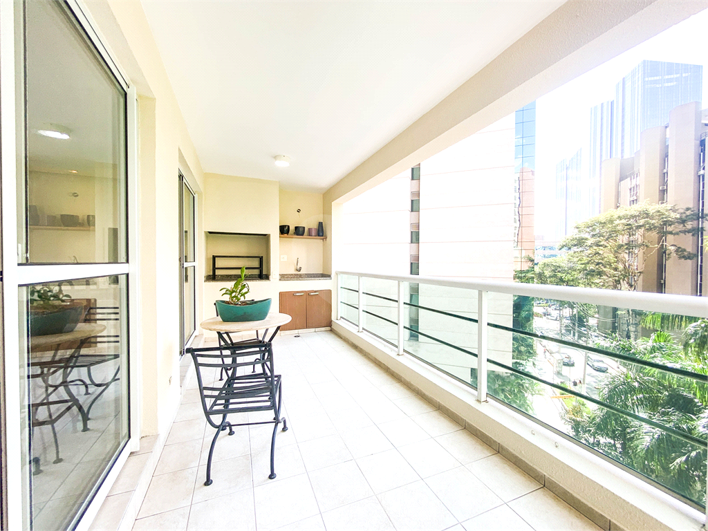 APARTAMENTO 111M², 3 QUARTOS, 2 VAGAS PARA LOCAÇÃO NA VILA OLÍMPIA- SP.