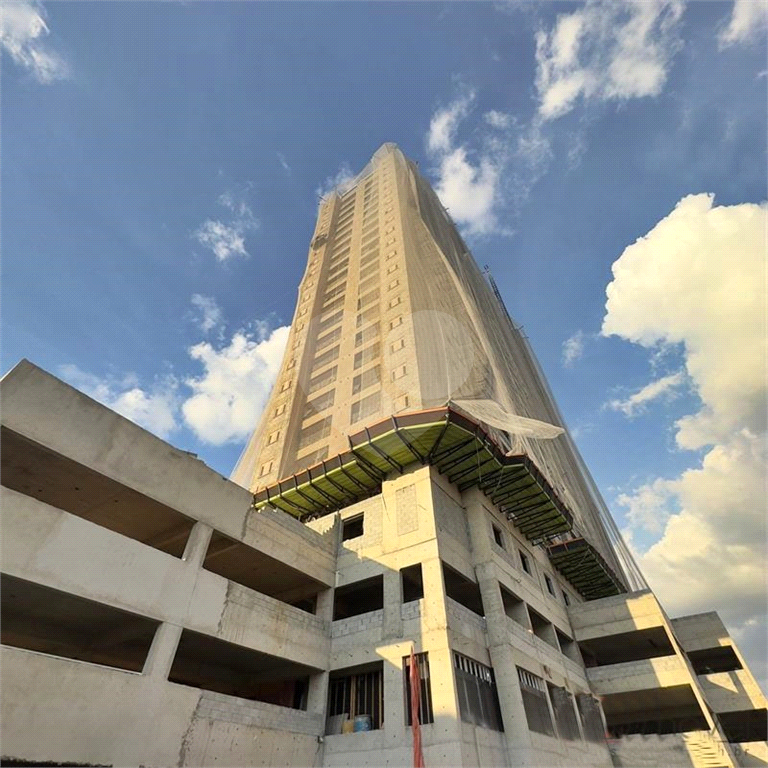 Apartamento novo 5 minutos pé para o Metrô