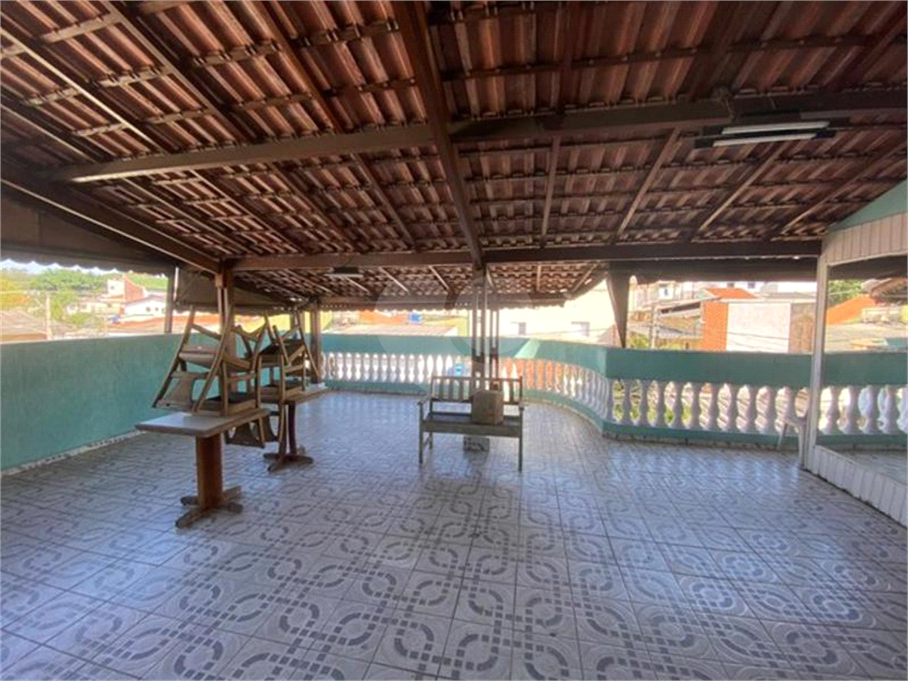 Sobrado com 04 dormitórios no melhor do Carrão!