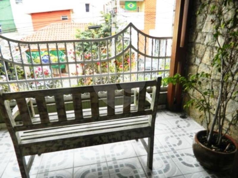 Sobrado com 04 dormitórios no melhor do Carrão!