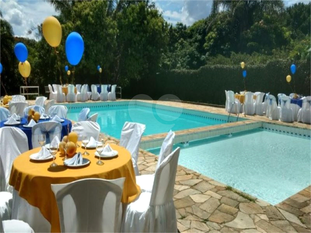 Chácara para alugar com 4 quartos, 736m² - Foto 1