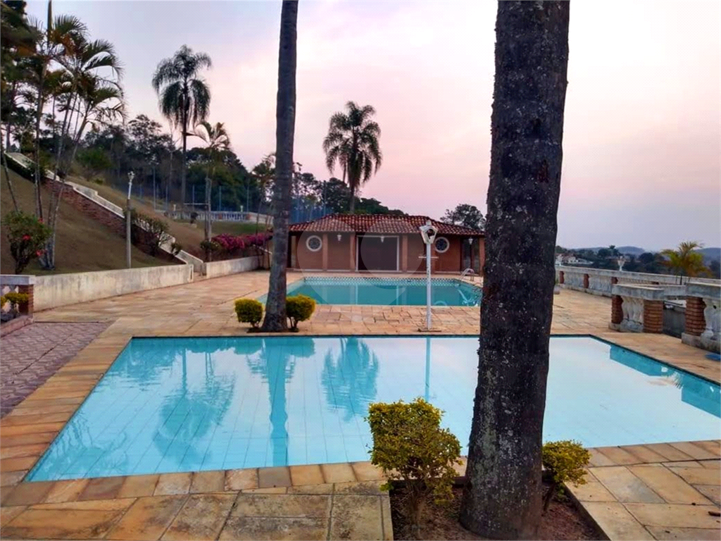 CHACARA FORMADA, 3 DORM, 2 PISCINAS, QUADRA, GRAMADO