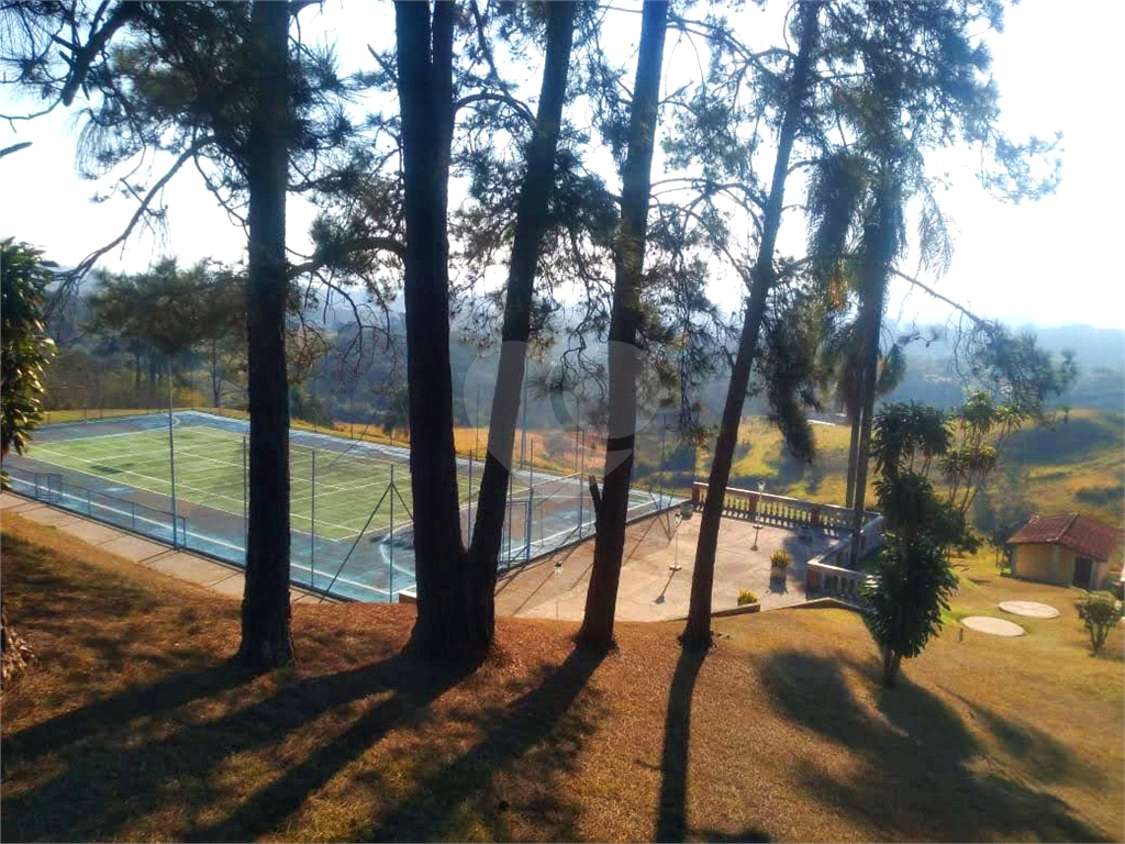 CHACARA FORMADA, 3 DORM, 2 PISCINAS, QUADRA, GRAMADO