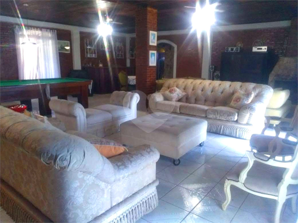 CHACARA FORMADA, 3 DORM, 2 PISCINAS, QUADRA, GRAMADO