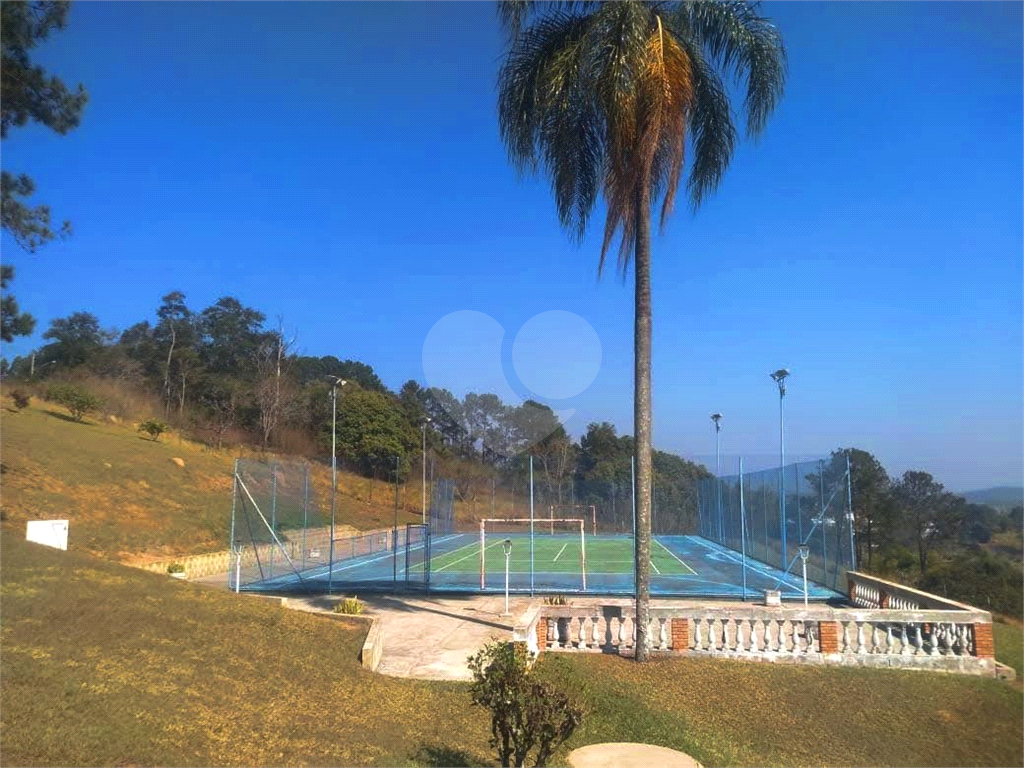 CHACARA FORMADA, 3 DORM, 2 PISCINAS, QUADRA, GRAMADO