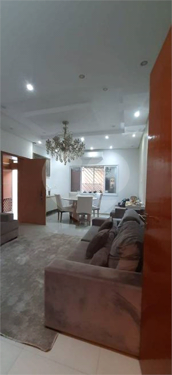LINDA CASA NO BAIRRO DO LIMÃO COM 3 DORMITÓRIOS 