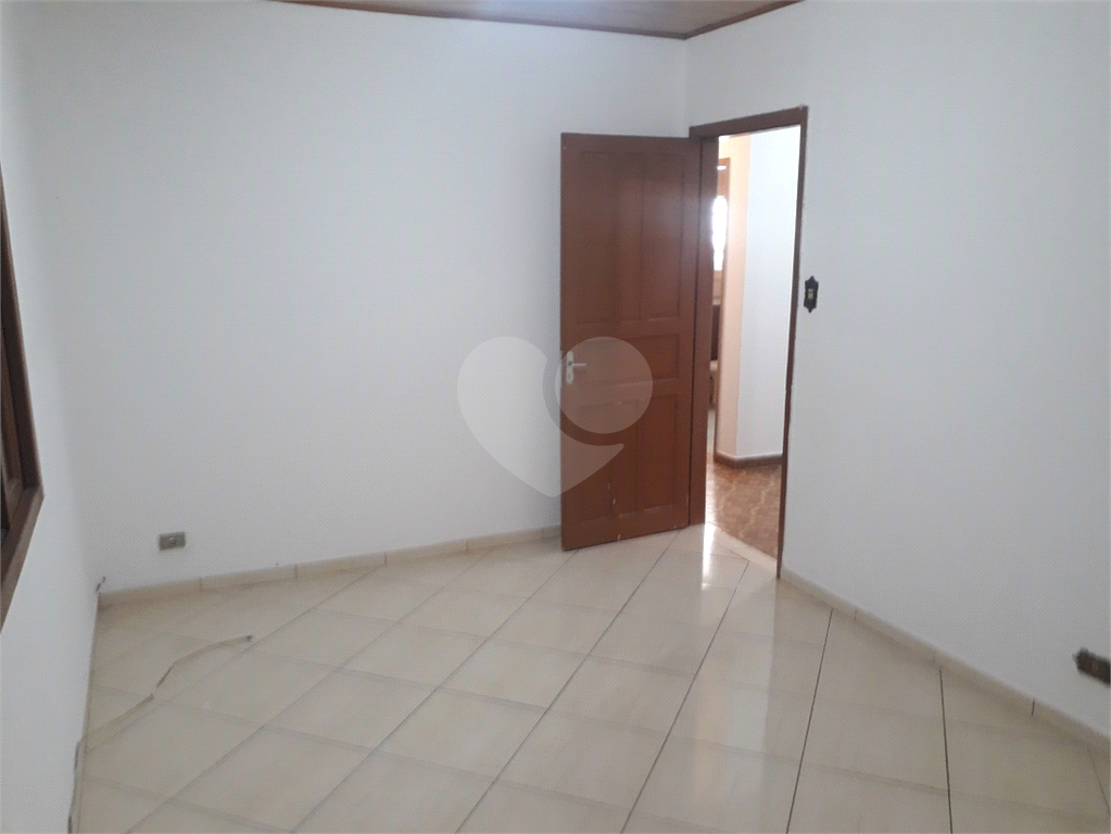 Casa à venda com 4 quartos, 240m² - Foto 11