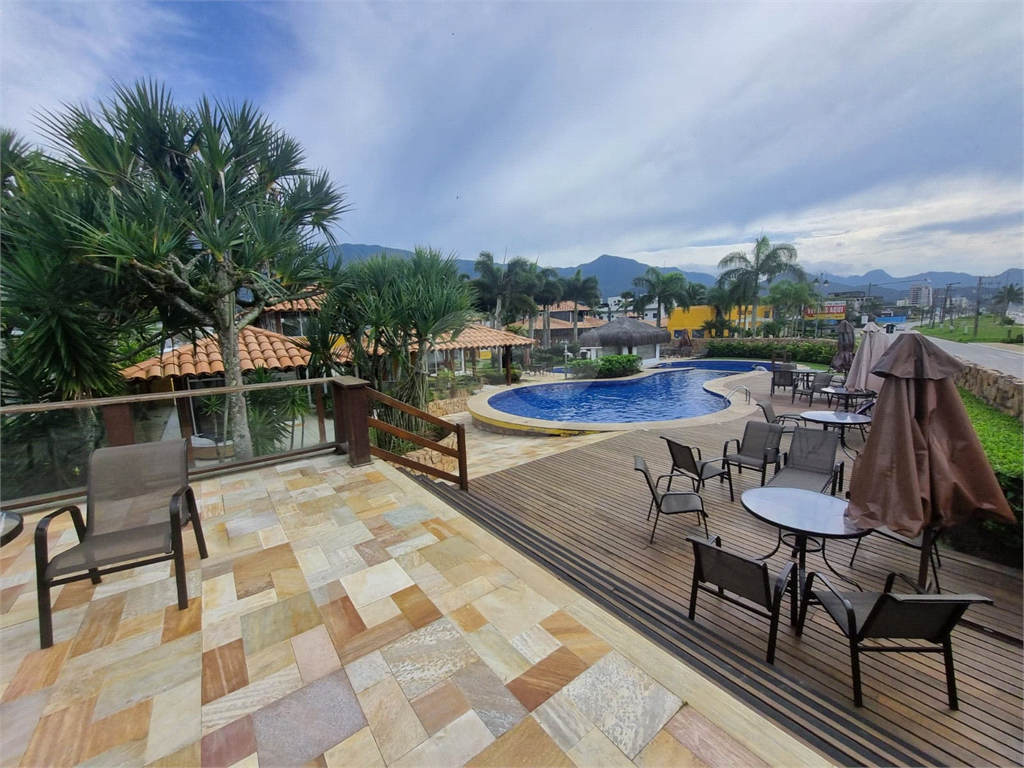 Casa em Condomínio com 4 quartos, 339 m², 4 vagas em Caraguatatuba