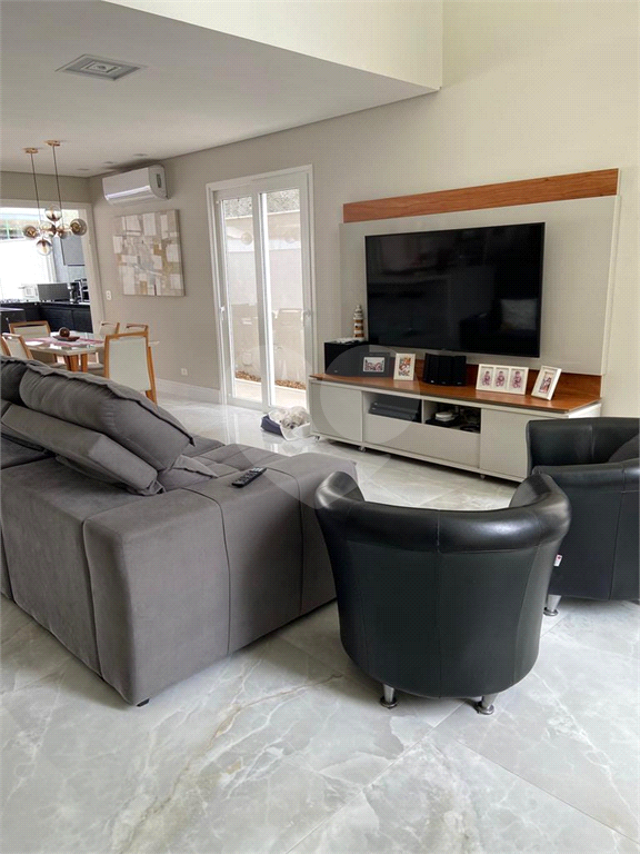 Casa em Condomínio com 4 quartos, 339 m², 4 vagas em Caraguatatuba