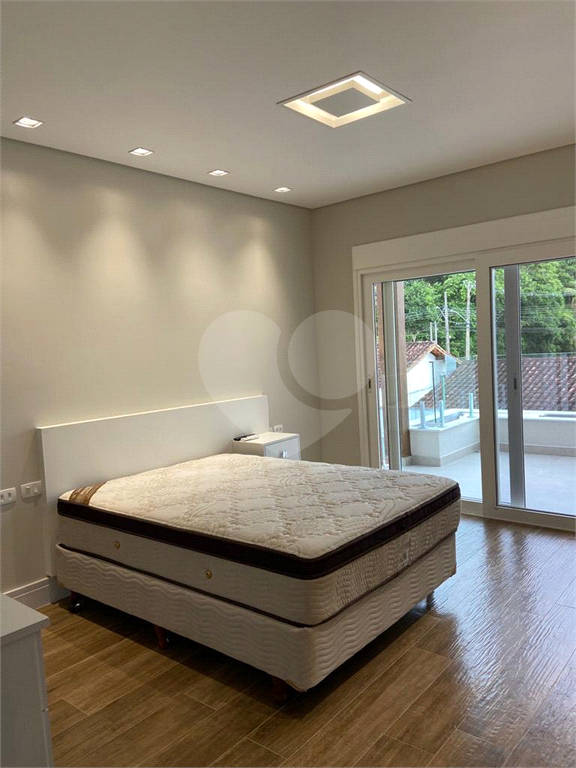 Casa em Condomínio com 4 quartos, 339 m², 4 vagas em Caraguatatuba