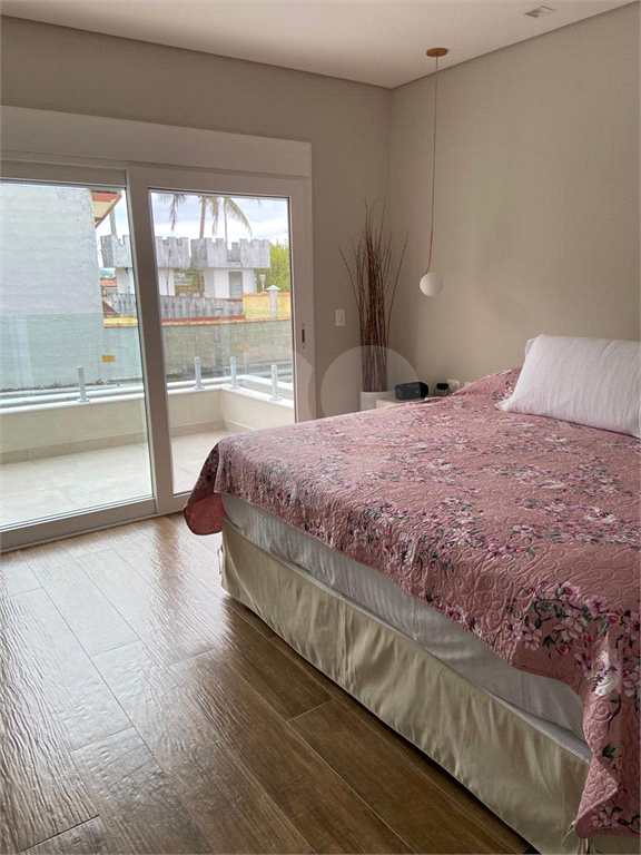 Casa em Condomínio com 4 quartos, 339 m², 4 vagas em Caraguatatuba