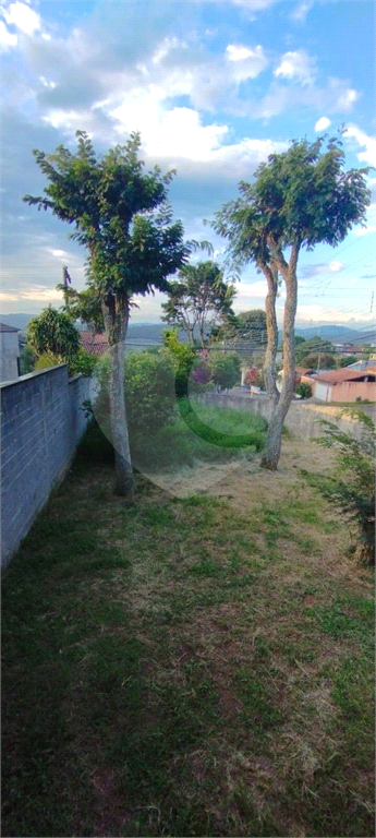 Casa a venda em Atibaia no Jd dos Pinheiros com 100 m² 2 quartos 2 vagas