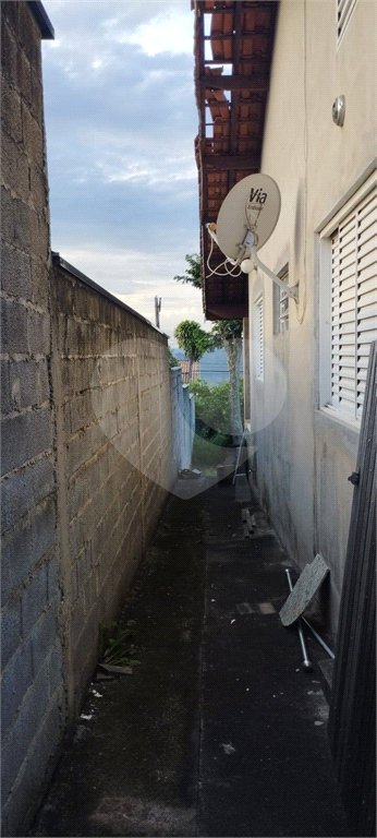 Casa a venda em Atibaia no Jd dos Pinheiros com 100 m² 2 quartos 2 vagas