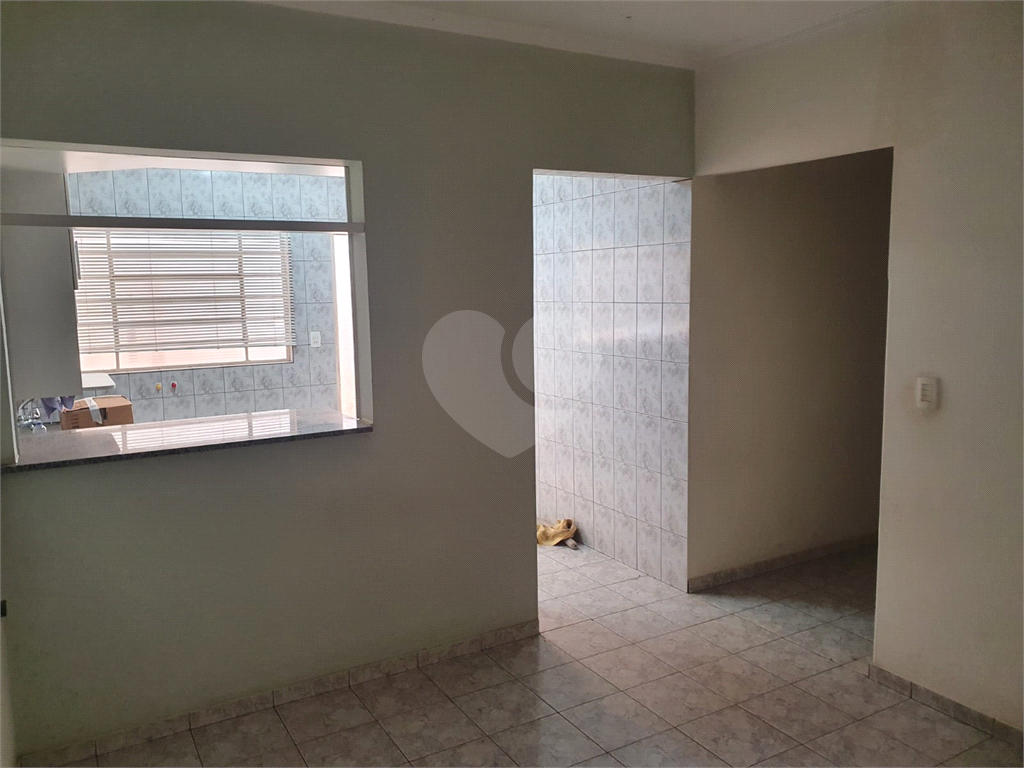 Casa à venda com 3 quartos, 165m² - Foto 2