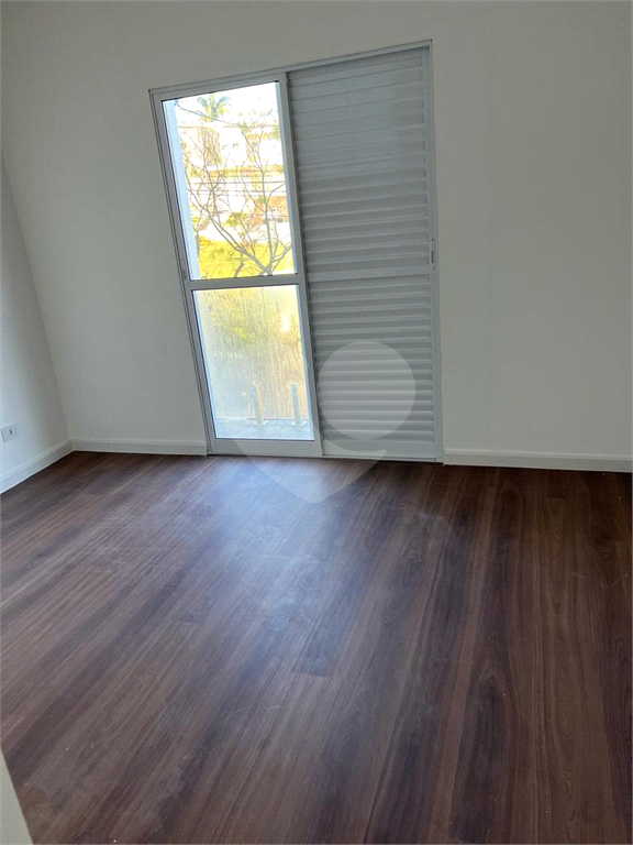 Casa de  Condomínio em Alphaville a Venda-220 m2-3 Dormitórios-3 Suítes-Valville