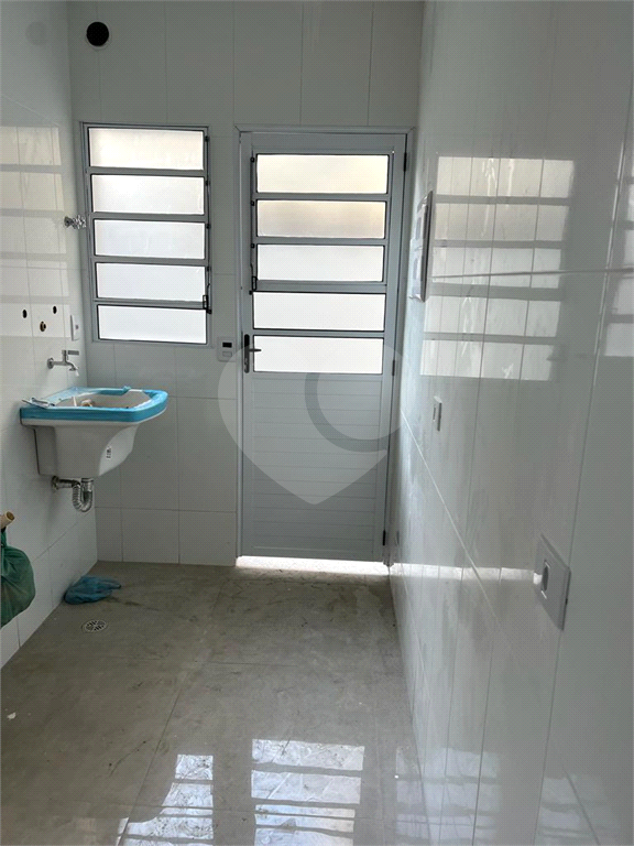 Casa de  Condomínio em Alphaville a Venda-220 m2-3 Dormitórios-3 Suítes-Valville