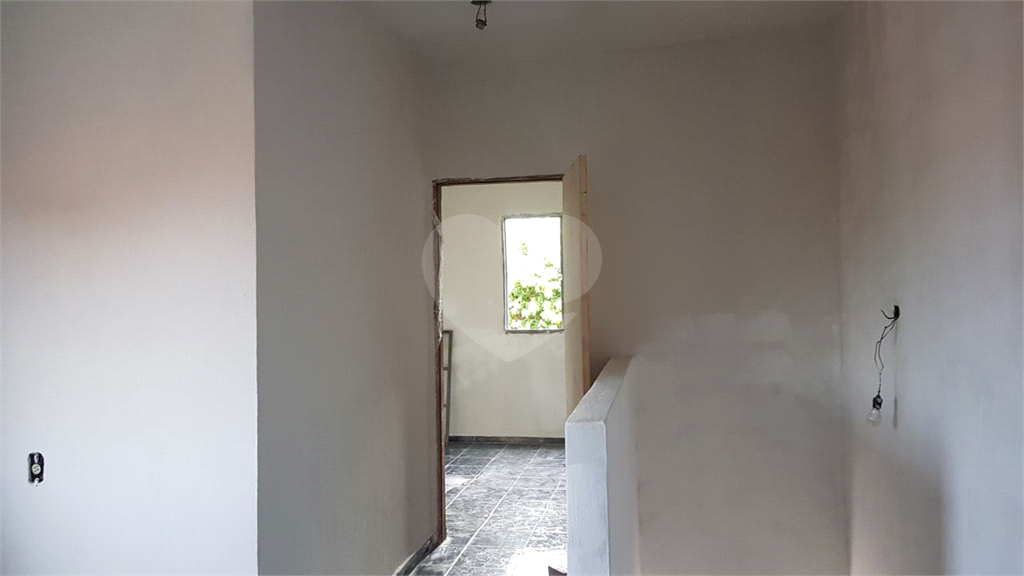 Casa à venda com 3 quartos, 99m² - Foto 12