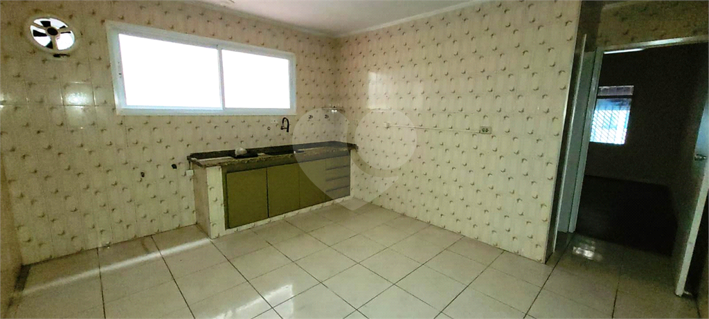 Sobrado para Alugar com 2 dormitórios e Edícula por R$ 2.700,00