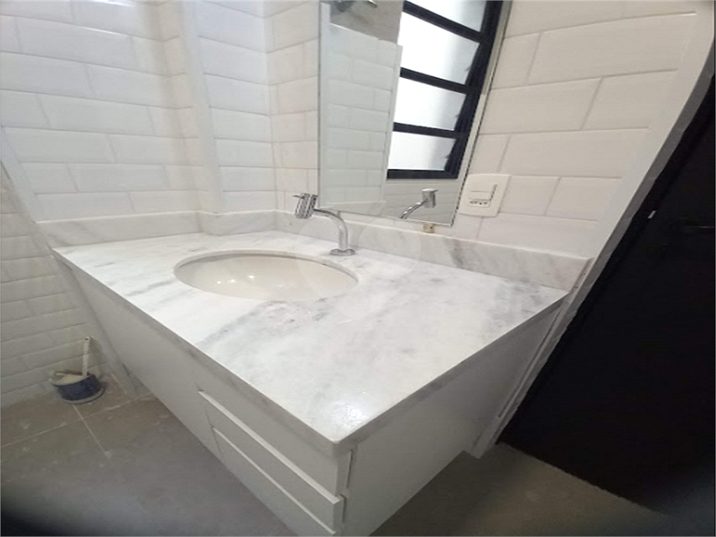 APARTAMENTO em SANTA CECÍLIA