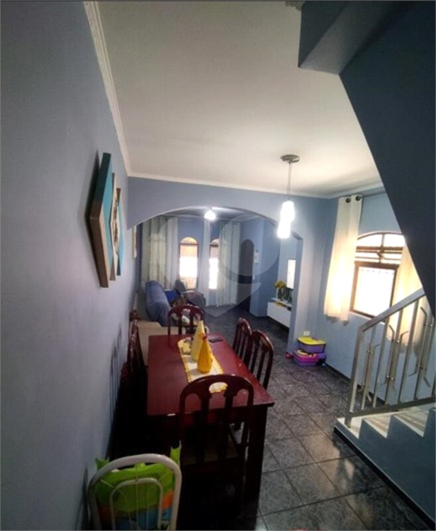 Sobrado à venda com 3 quartos, 156m² - Foto 1