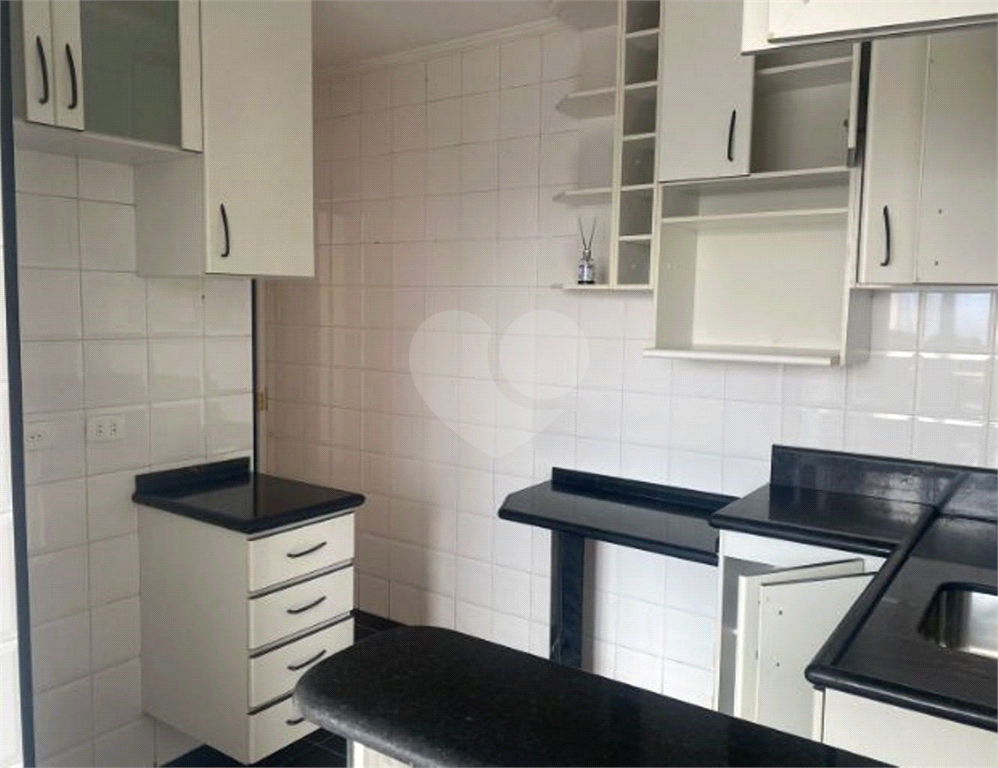 APARTAMENTO em VILA ROSÁLIA