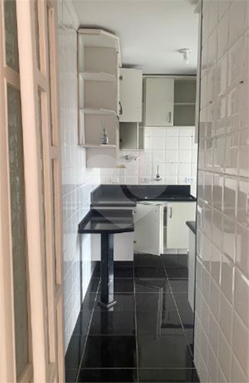 APARTAMENTO em VILA ROSÁLIA