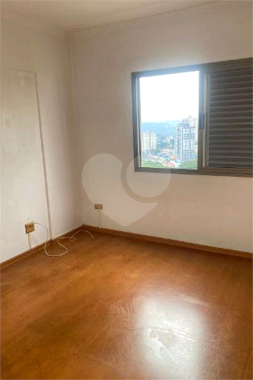 APARTAMENTO em VILA ROSÁLIA