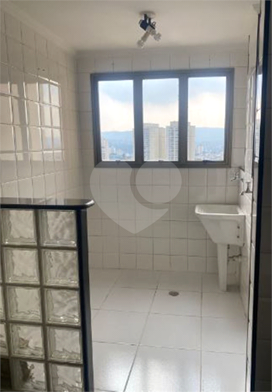 APARTAMENTO em VILA ROSÁLIA