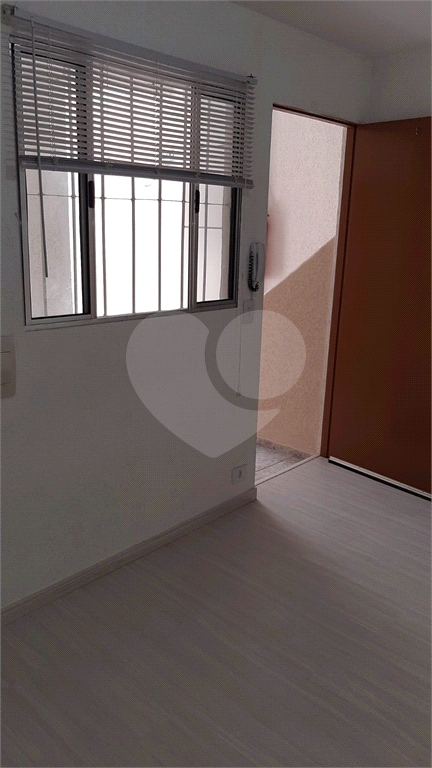 Casa a venda com 03 quartos no Campo Limpo 
