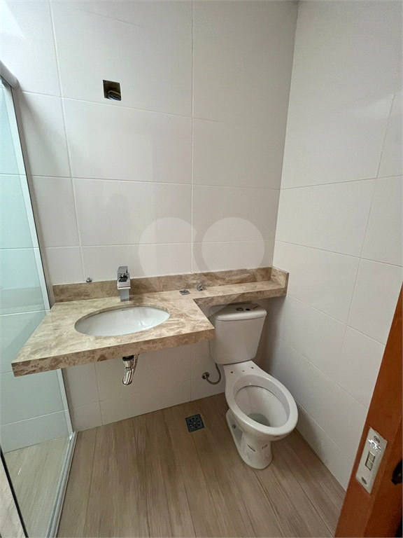 Casa a venda com 03 quartos no Campo Limpo 