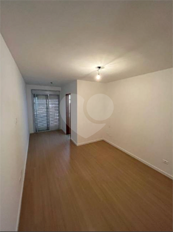 Casa a venda com 03 quartos no Campo Limpo 