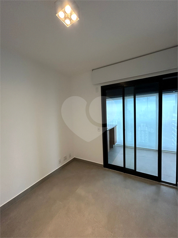 Apartamento na Oscar Freire - 2 suítes e 1 vaga - Andar alto 